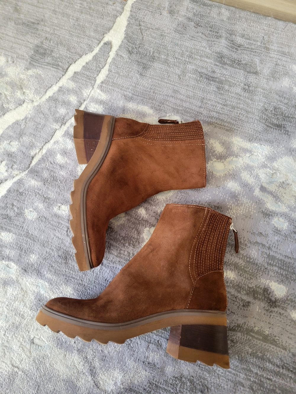 Dolce Vita Women’s Chestnut Suede Ankle Booties with Block Heel Size 7.5